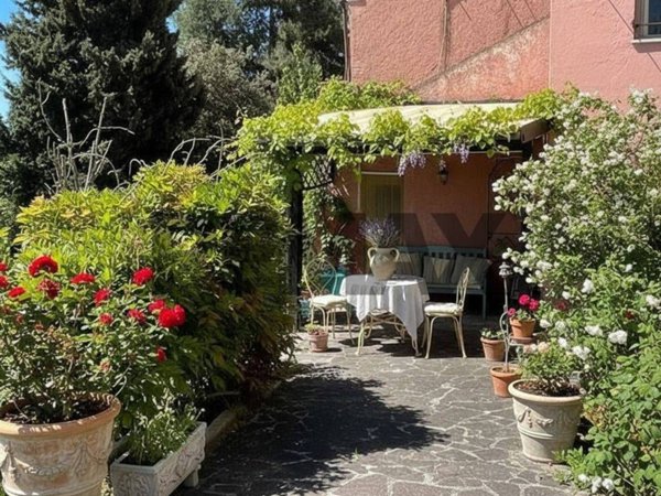 casa indipendente in vendita a Poggio San Marcello in zona Gioncare