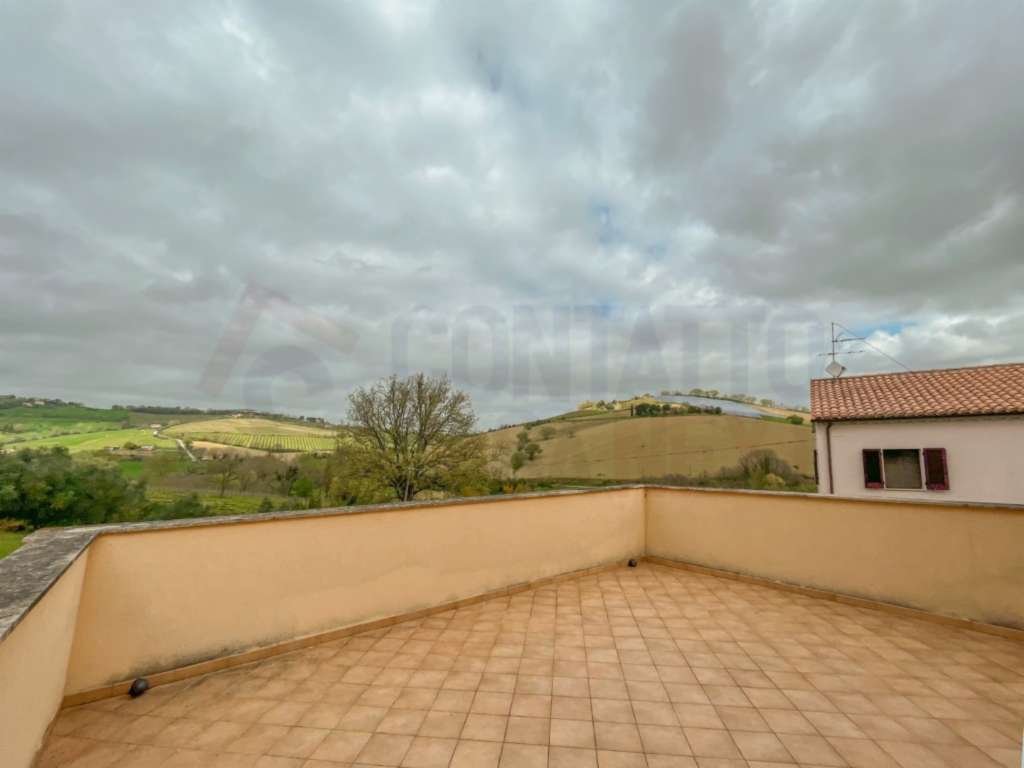 casa indipendente in vendita a Poggio San Marcello in zona Coste