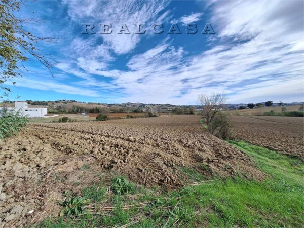 terreno edificabile in vendita a Polverigi