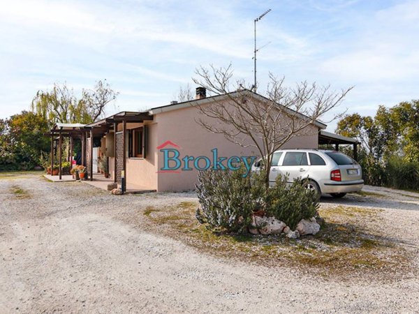 casa indipendente in vendita a Polverigi