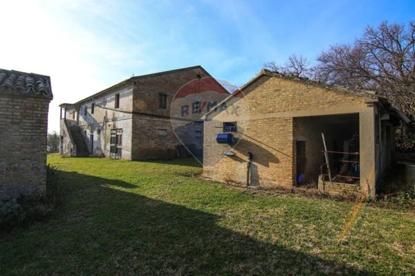 casale in vendita a Polverigi in zona Rustico