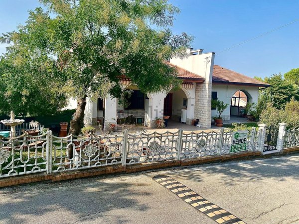 casa indipendente in vendita a Polverigi in zona Rustico