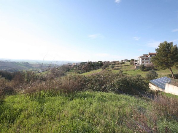 terreno edificabile in vendita a Polverigi