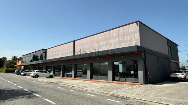 locale di sgombero in vendita a Polverigi in zona Rustico