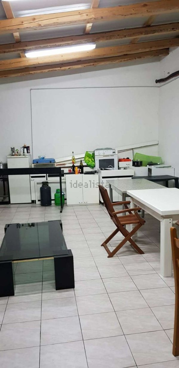 locale di sgombero in vendita a Polverigi