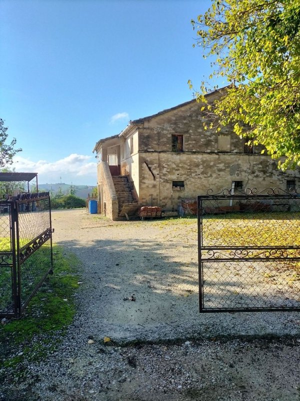 casale in vendita a Polverigi in zona Rustico