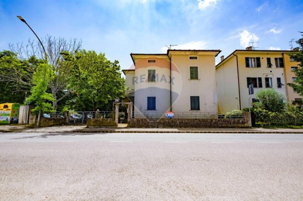 casa indipendente in vendita a Rosora in zona Angeli