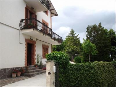 casa indipendente in vendita a Rosora