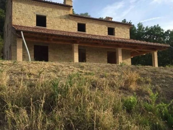 casa indipendente in vendita a Rosora