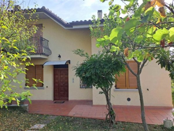 casa indipendente in vendita a Rosora