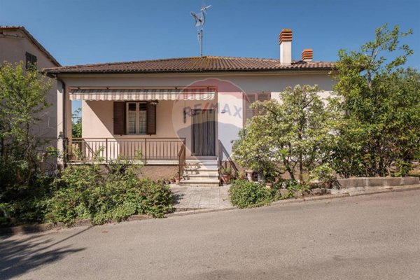 casa indipendente in vendita a Rosora in zona Angeli