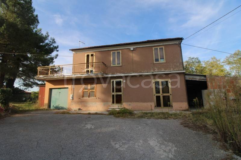 casa indipendente in vendita a Rosora