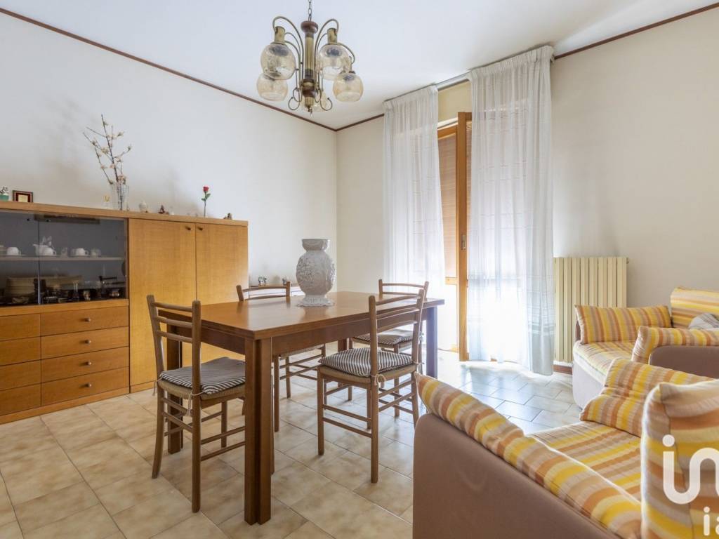 appartamento in vendita a Rosora in zona Angeli