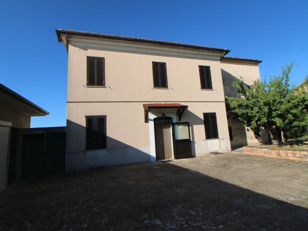 casa indipendente in vendita a Rosora
