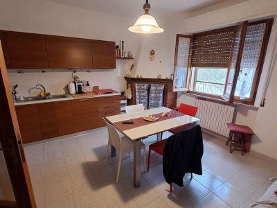 casa indipendente in vendita a Rosora