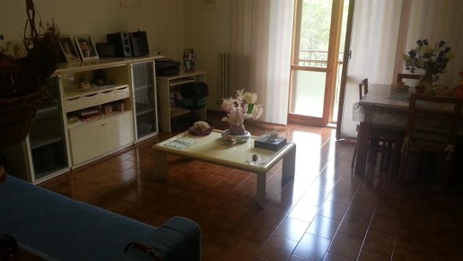 appartamento in vendita a Rosora in zona Angeli