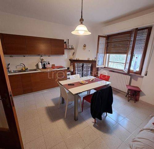 casa indipendente in vendita a Rosora