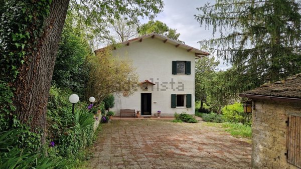 casa indipendente in vendita a Rosora