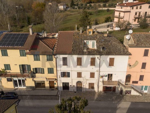 appartamento in vendita a Rosora in zona Angeli