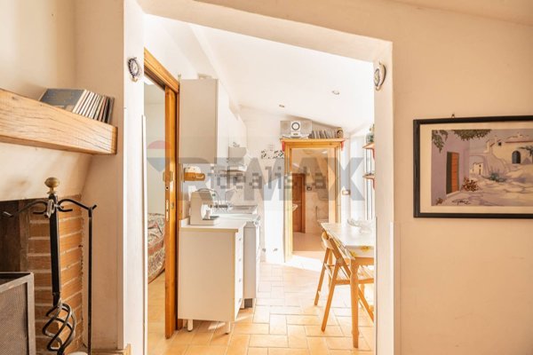 appartamento in vendita a Rosora in zona Angeli