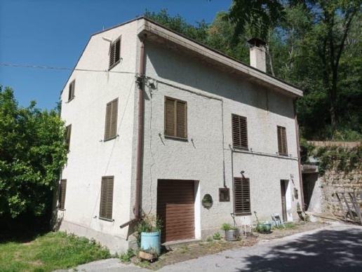 casa indipendente in vendita a Rosora