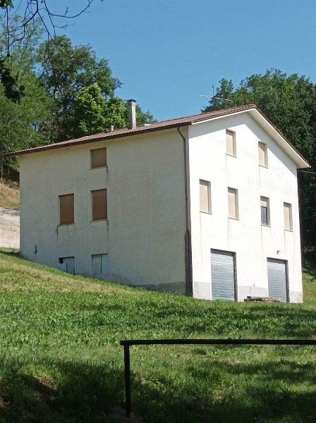 casa indipendente in vendita a Rosora