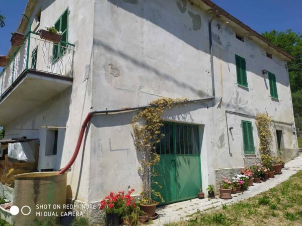 casa indipendente in vendita a Rosora