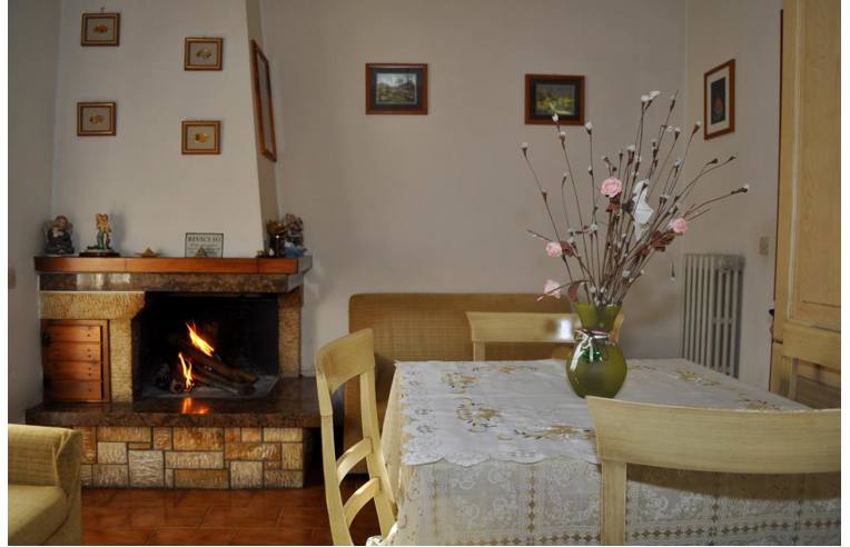 appartamento in vendita a Rosora in zona Angeli