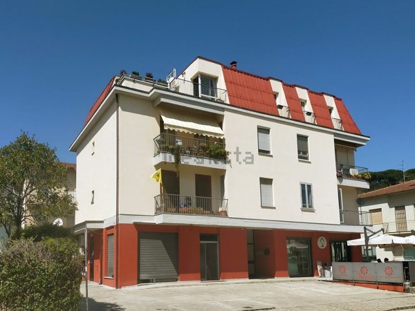 appartamento in vendita a Rosora in zona Angeli