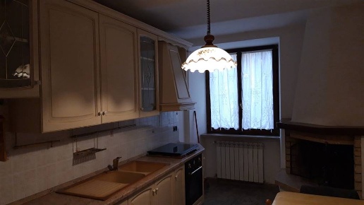 appartamento in vendita a Rosora in zona Angeli