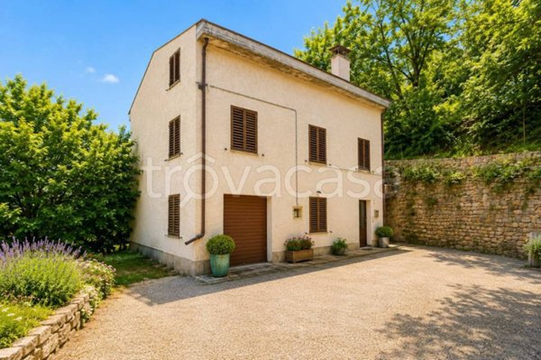 casa indipendente in vendita a Rosora