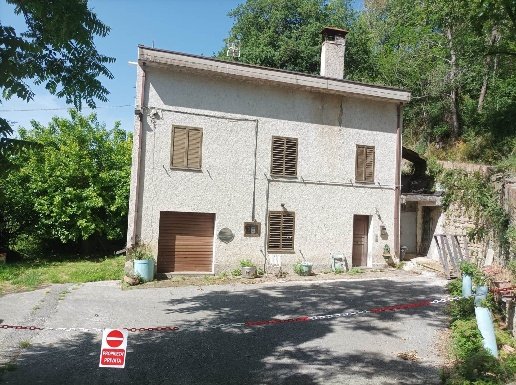casa indipendente in vendita a Rosora