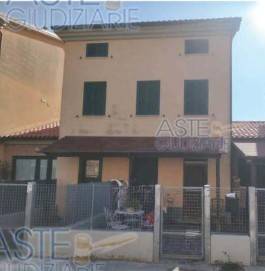 appartamento in vendita a Rosora in zona Angeli
