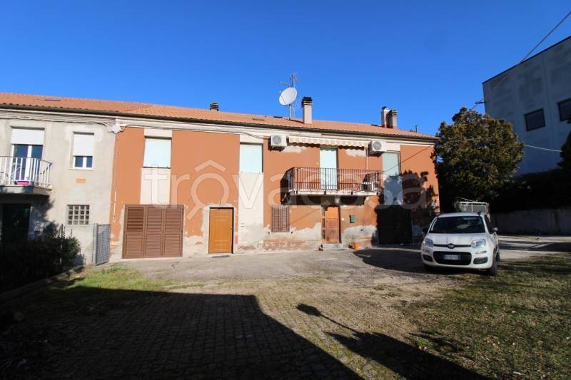 casa indipendente in vendita a San Marcello