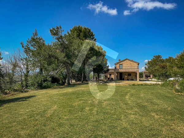 casa indipendente in vendita a San Marcello