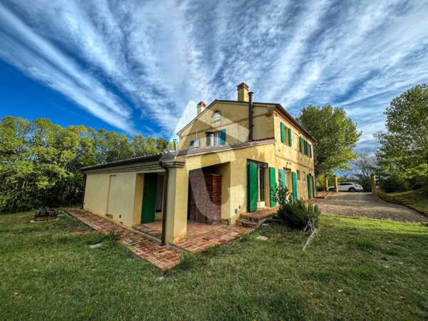casa indipendente in vendita a San Marcello