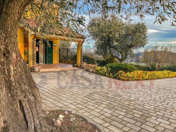 casa indipendente in vendita a San Marcello