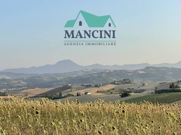 terreno edificabile in vendita a San Marcello