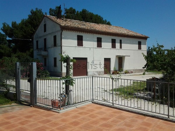 casa indipendente in vendita a San Marcello
