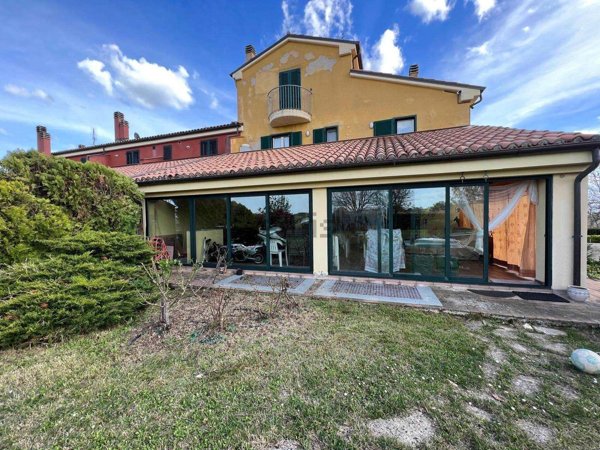 casa indipendente in vendita a San Marcello