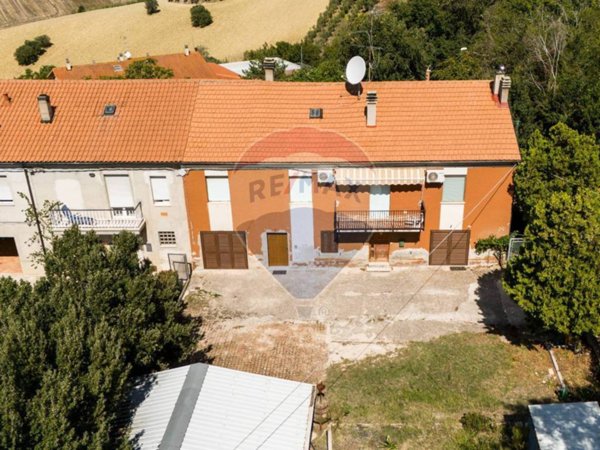 casa indipendente in vendita a San Marcello