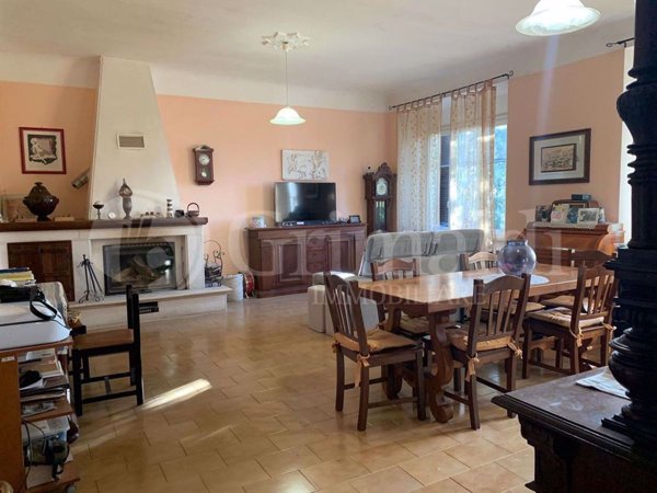 casa indipendente in vendita a San Marcello