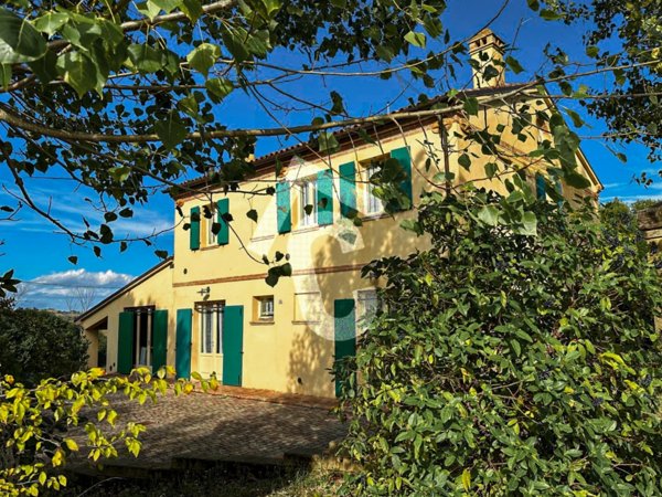casa indipendente in vendita a San Marcello