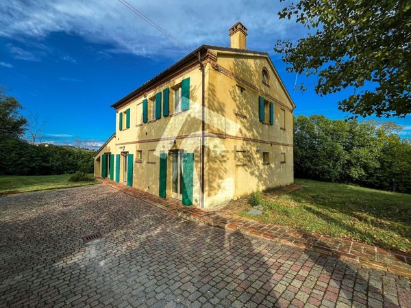 casa indipendente in vendita a San Marcello