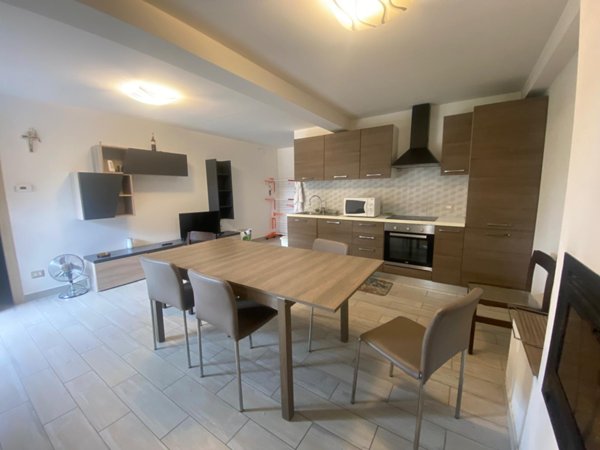 casa indipendente in vendita a San Marcello