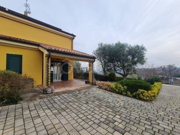 casa indipendente in vendita a San Marcello