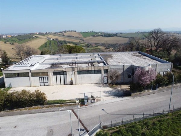 capannone in vendita a San Marcello