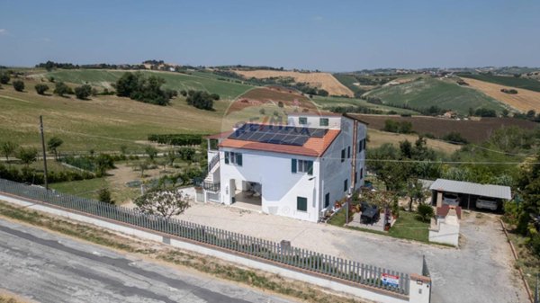 casa indipendente in vendita a San Marcello