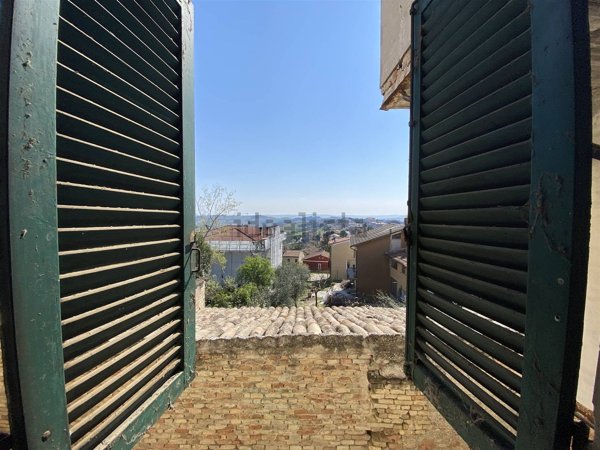 casa indipendente in vendita a San Marcello