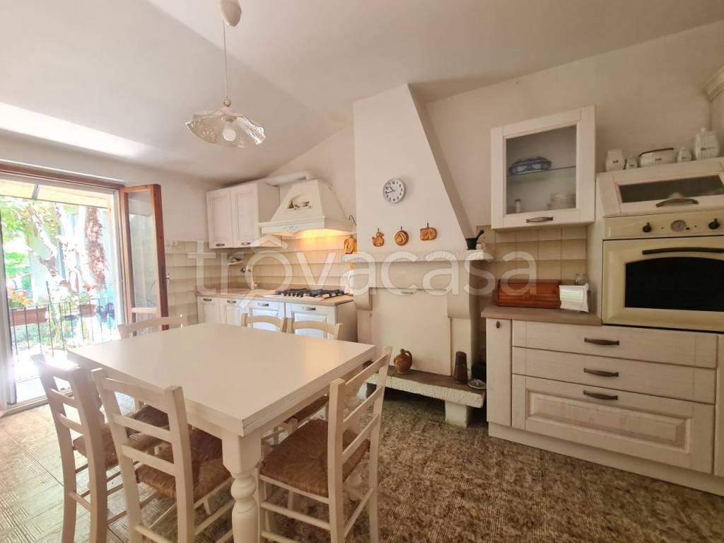 casa semindipendente in vendita a San Marcello